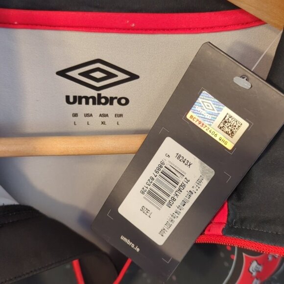 Dundalk FC NWT Umbro Official Players Warm Up Quarter Zip L - Picture 6 of 7